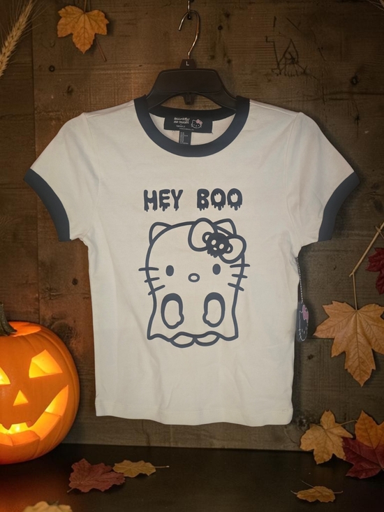 Forever 21 Tops - Hello Kitty/Forever 21 Hey Boo Ghost Kitty Ringer Tee & Charm Med DEADSTOCK